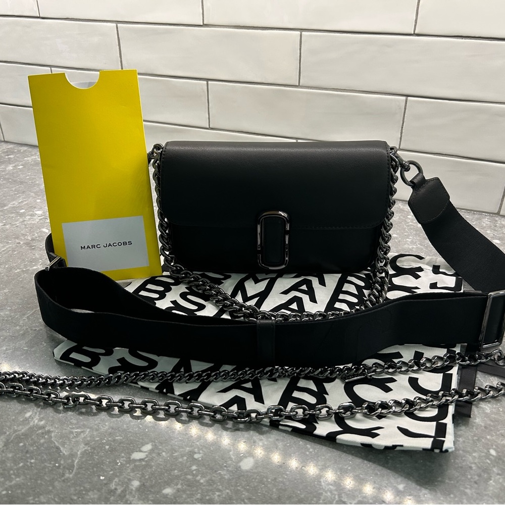 Marc Jacobs J marc shoulder bag with additional long marc jacobs chain strap.